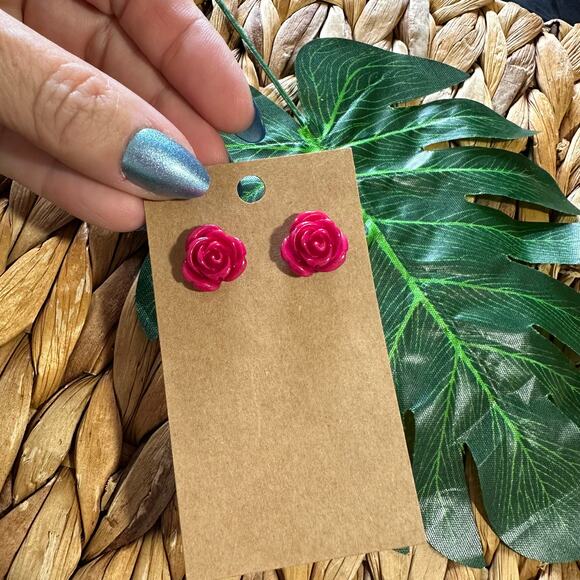 Jewelry - BOGO FREE Rose bud earrings